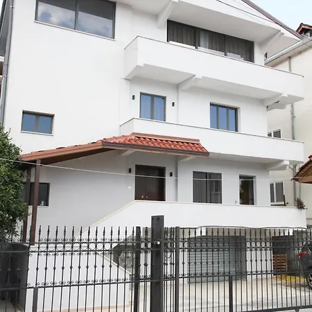 فندق Reve De تيرانا