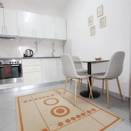 Отель Reve De 3*