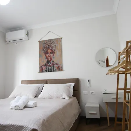 Reve De Szálloda Tirana