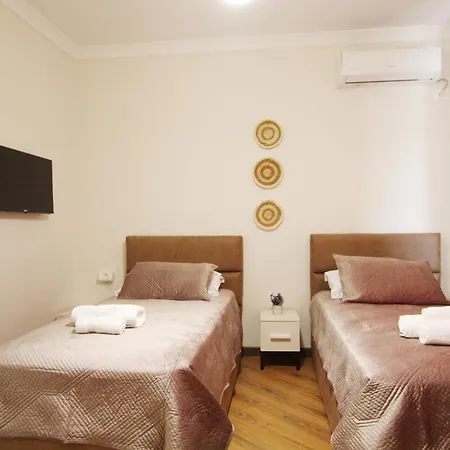 Reve De Hotel