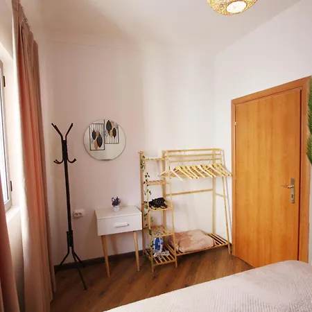 Reve De 3* Tirana