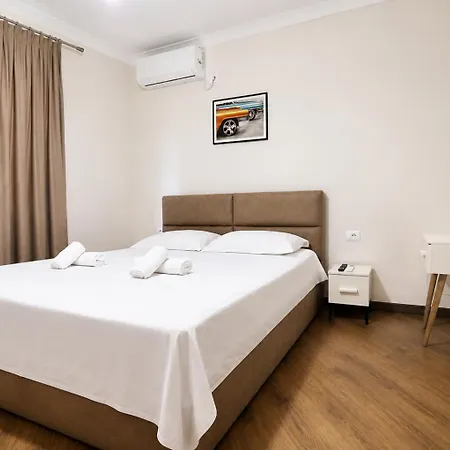 Reve De تيرانا
